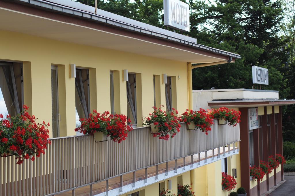 Hotel Drive In Motel Capellen Exteriér fotografie